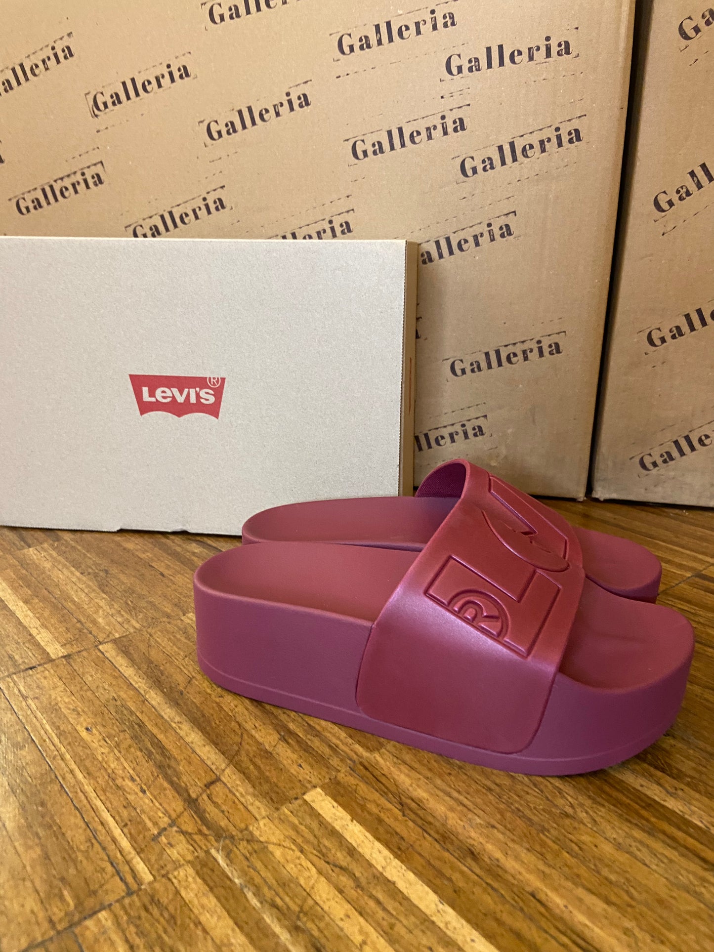 Levi’s - June s Bold - Galleria 77