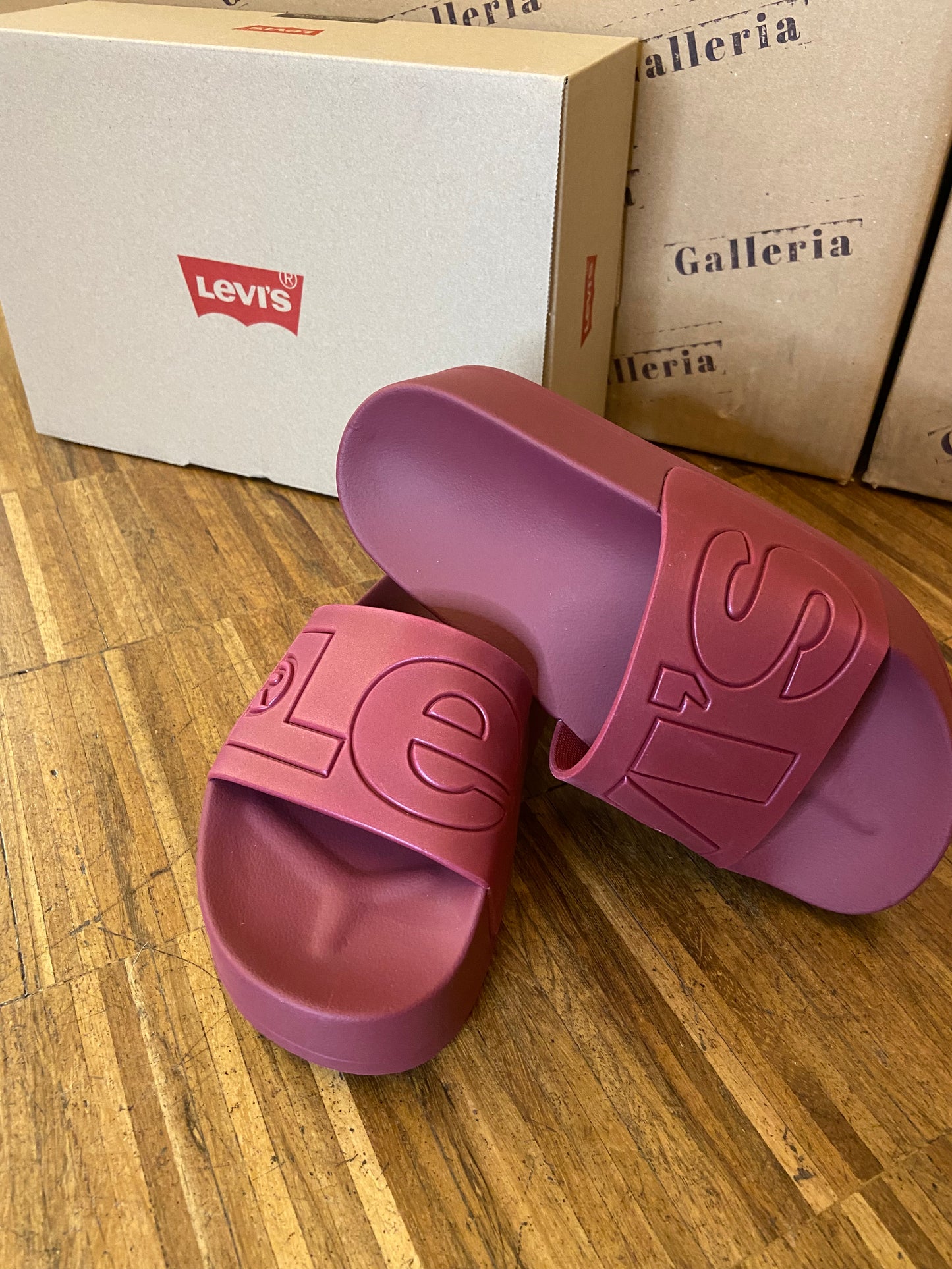 Levi’s - June s Bold - Galleria 77