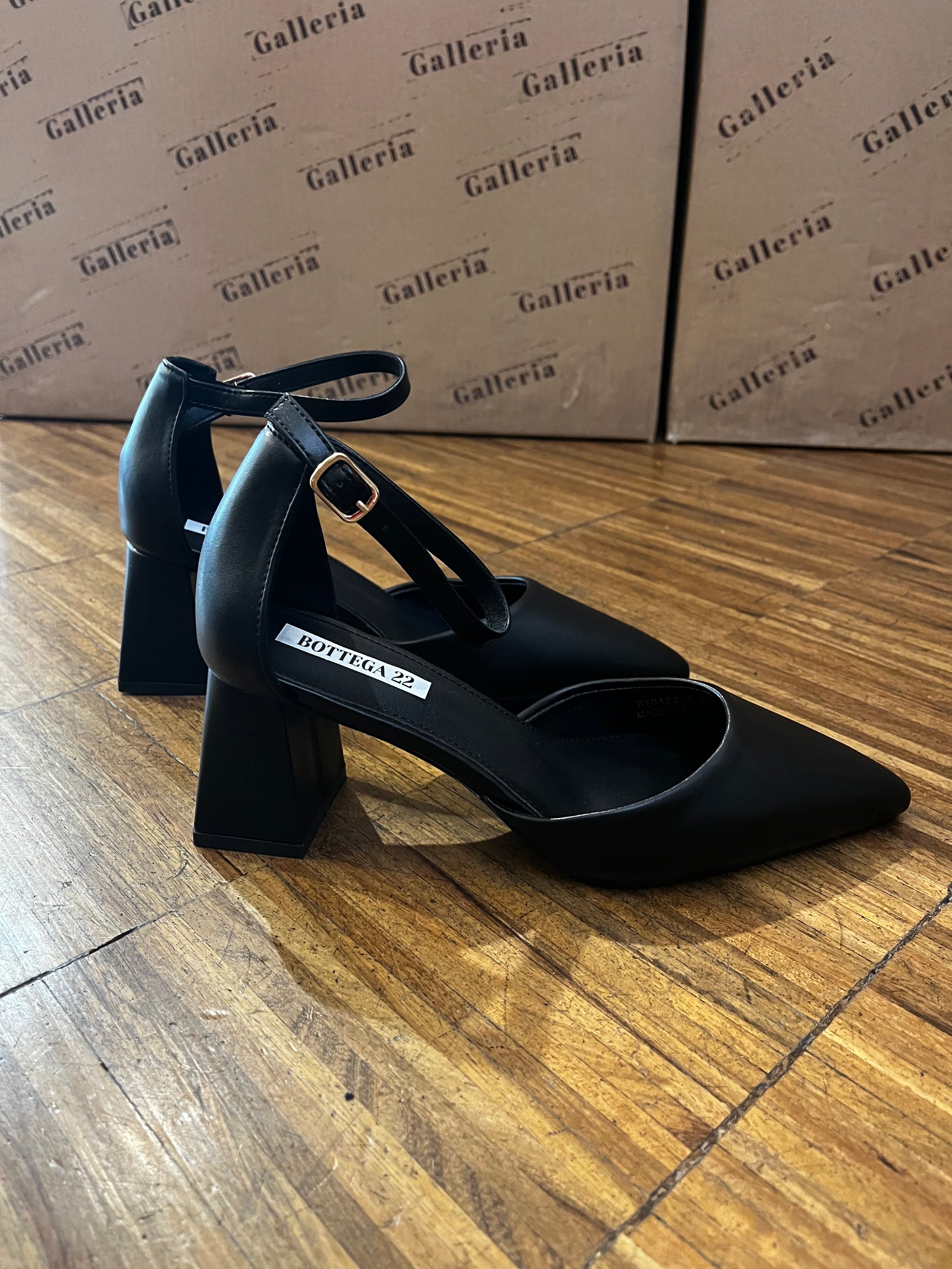 Scarpa Nelly - Galleria 77