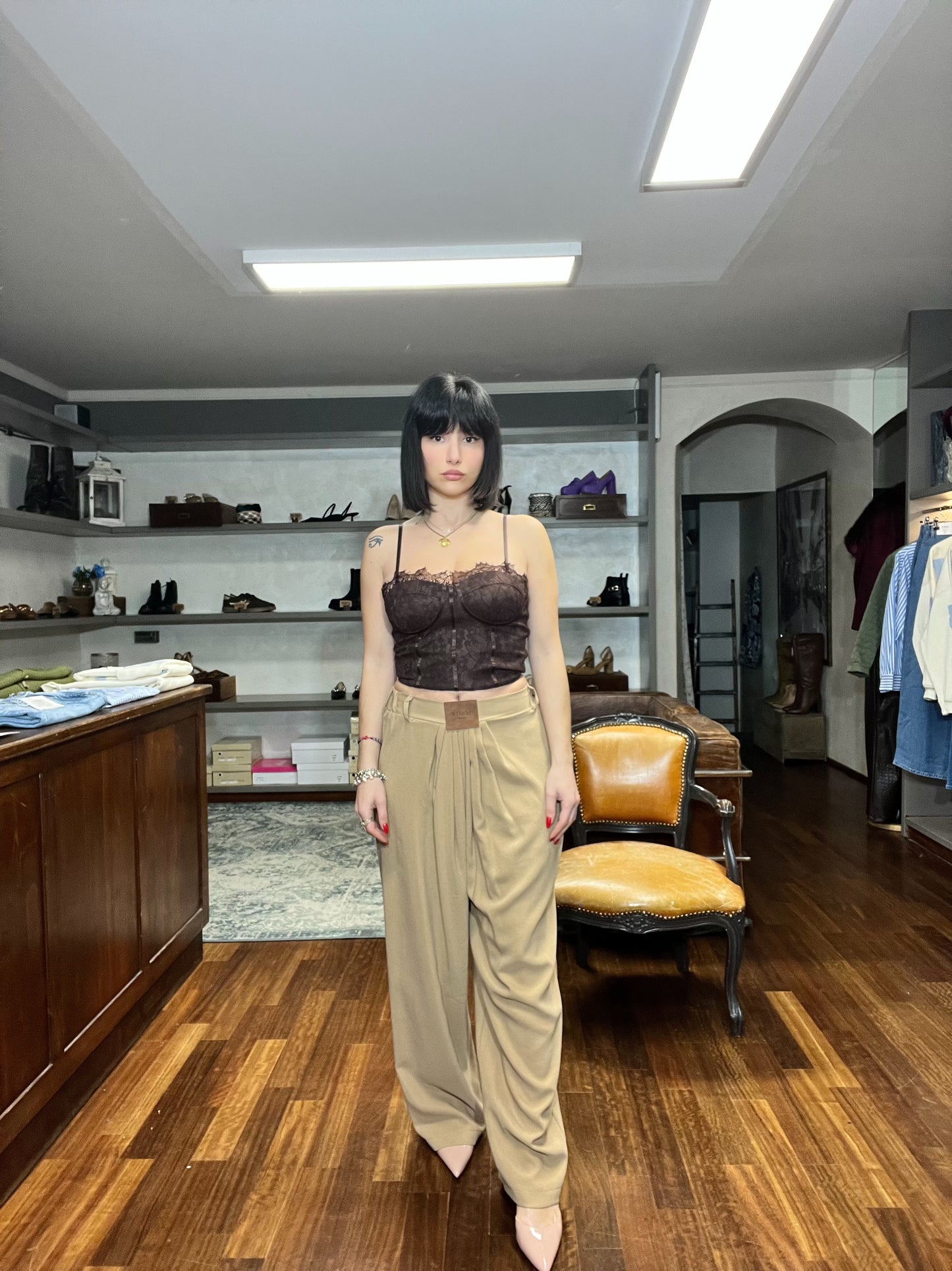 Lokita-pantalone a pieghe