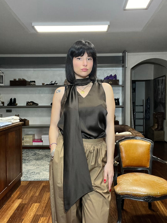 Lokita- top satin scollo a V con fusciacca - Galleria 77