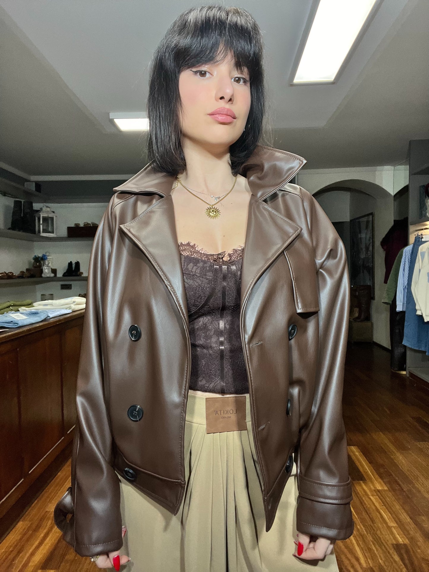 Lokita - trench corto effetto pelle - Galleria 77