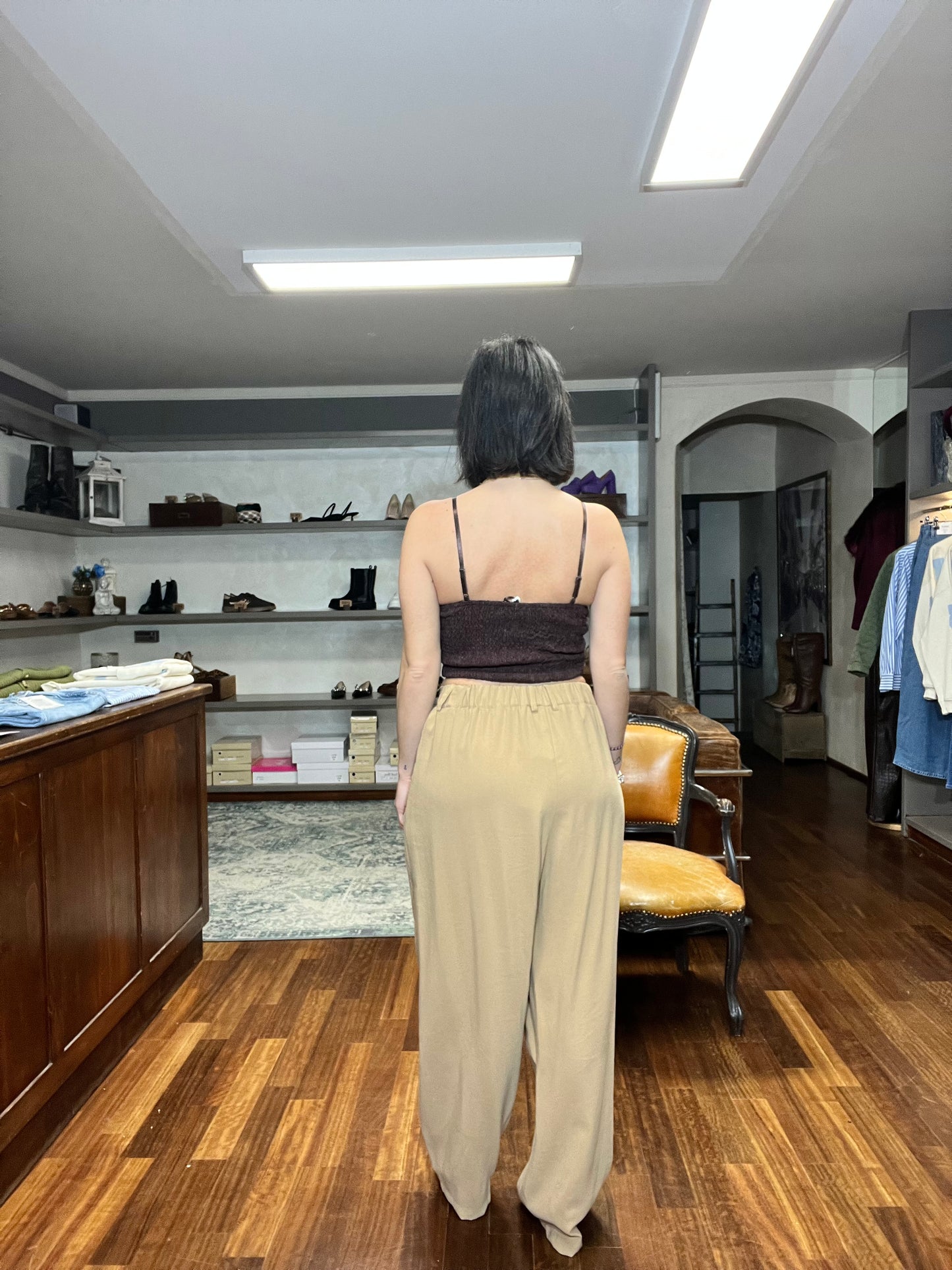 Lokita-pantalone a pieghe