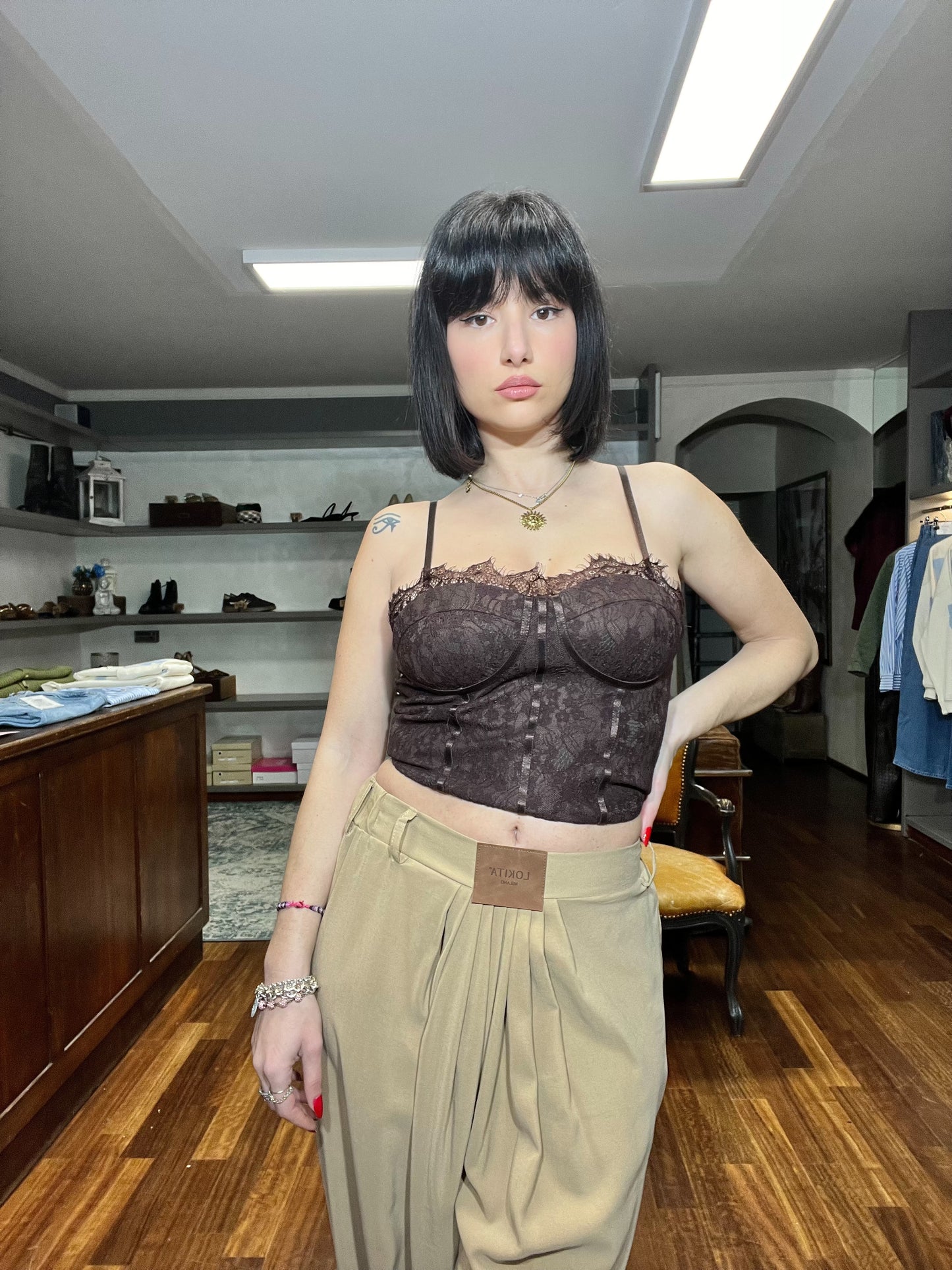 Lokita-pantalone a pieghe