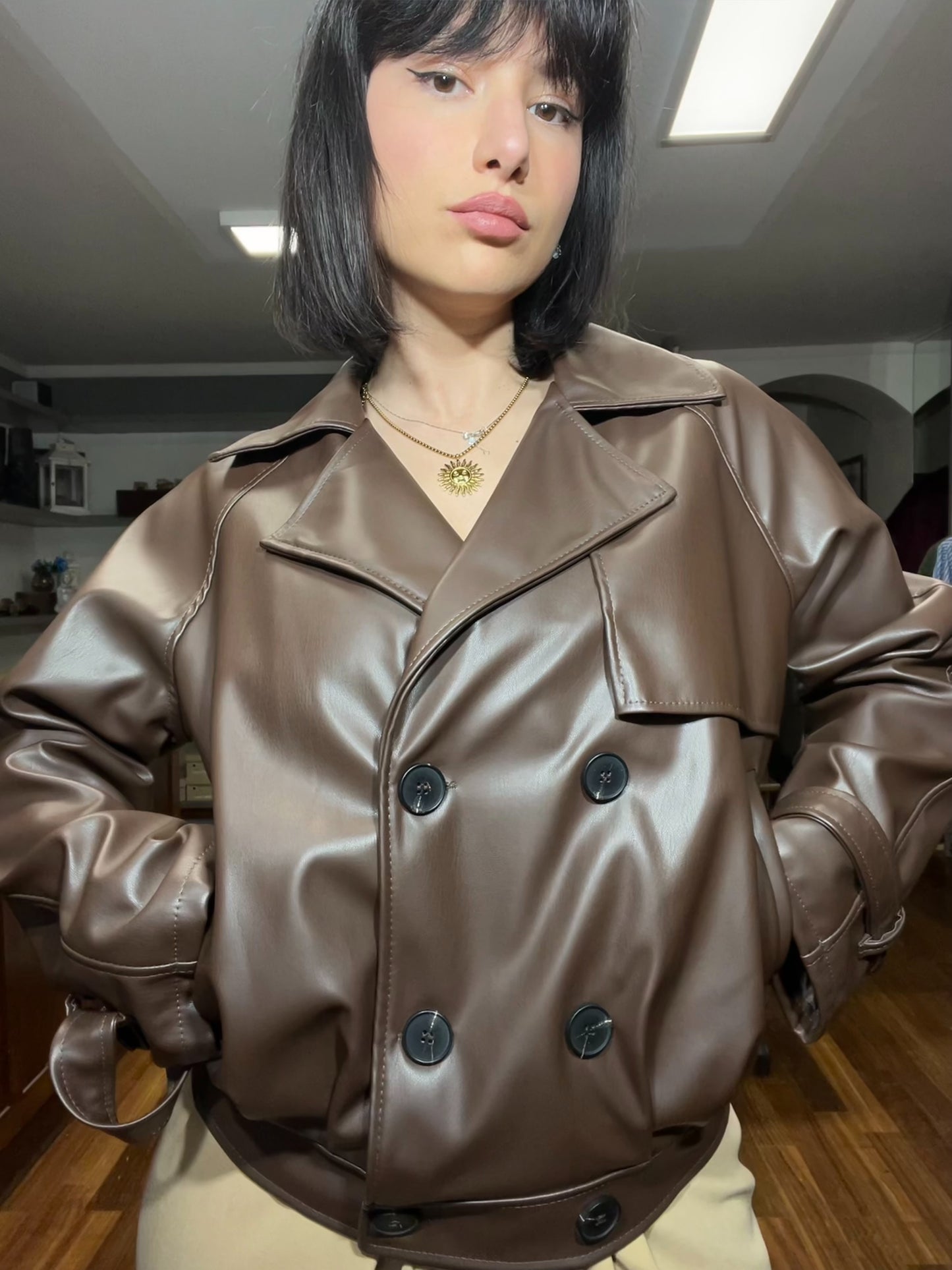 Lokita - trench corto effetto pelle - Galleria 77