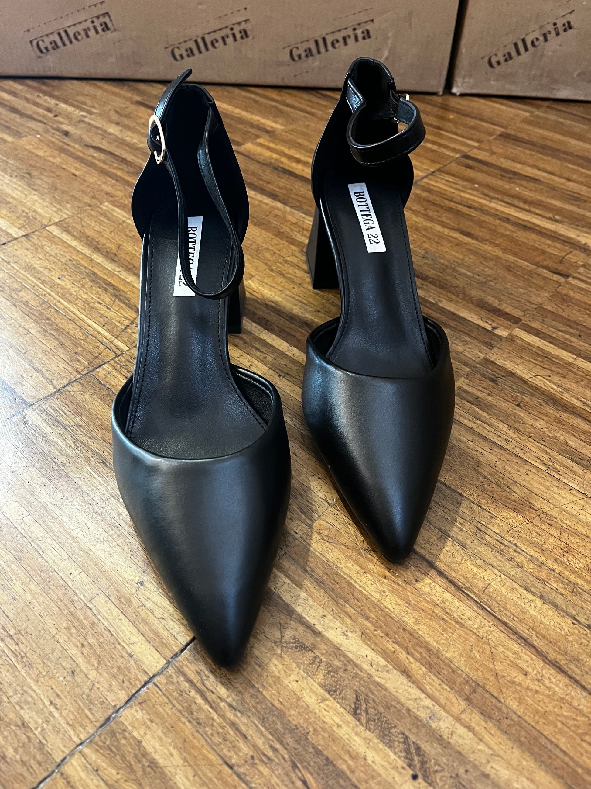 Scarpa Nelly - Galleria 77