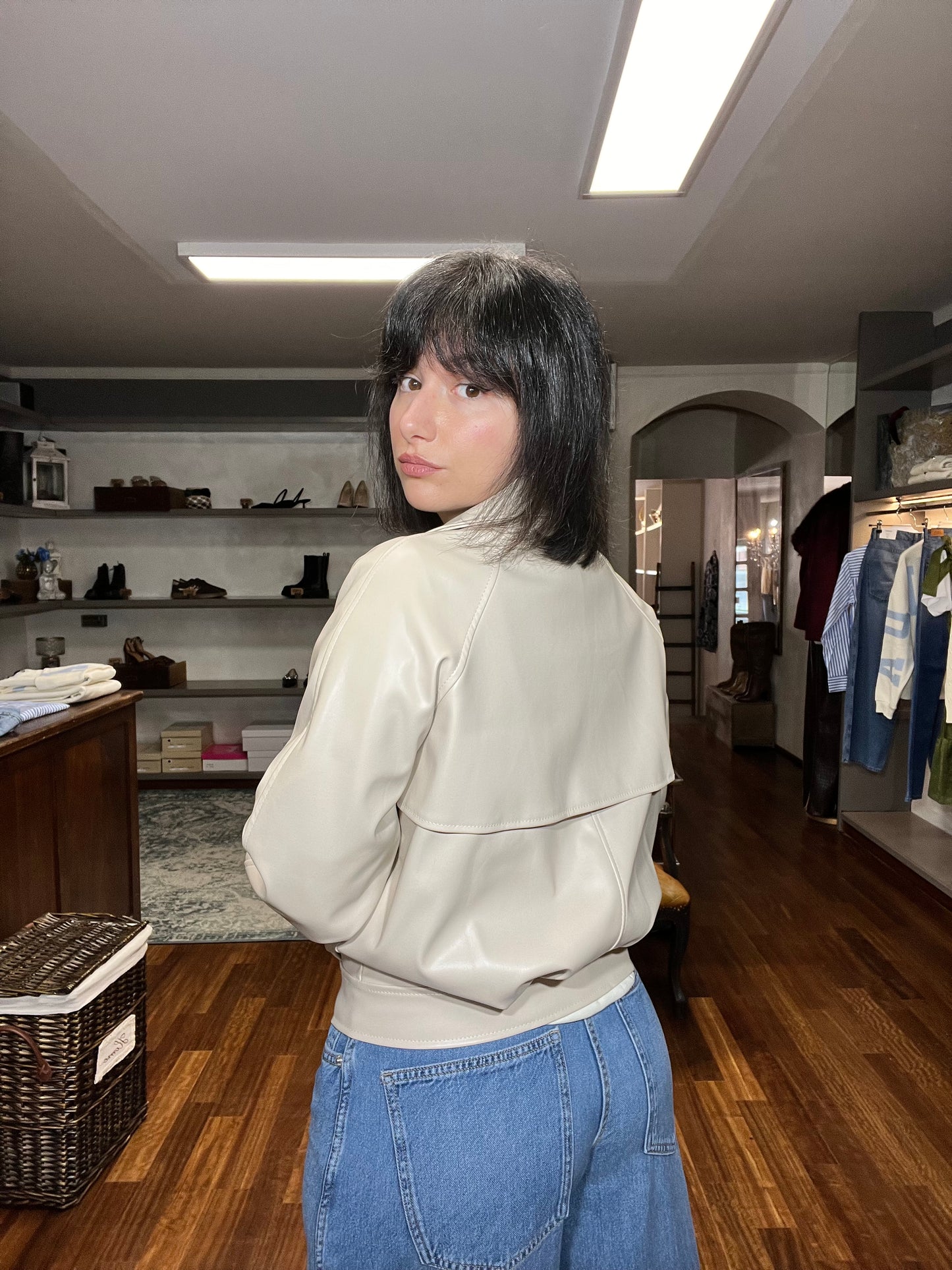 Lokita - trench corto effetto pelle - Galleria 77